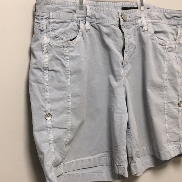 DKNY Shorts - Picture 6 of 8